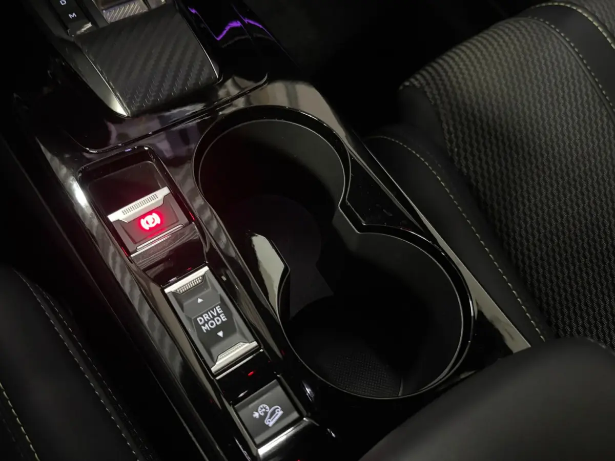 1.2 Hybrid 145 GT Navi Acc Clima Stoelverwarming