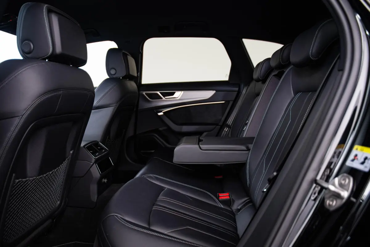 55 TFSI e quattro Competition Adaptieve Cruise Control - B&O - Top View 360° cameras - Achterklep, automatisch bedienbaar - Sportstoelen - Stoelverwarming vóór - Hemelbekleding in stof zw