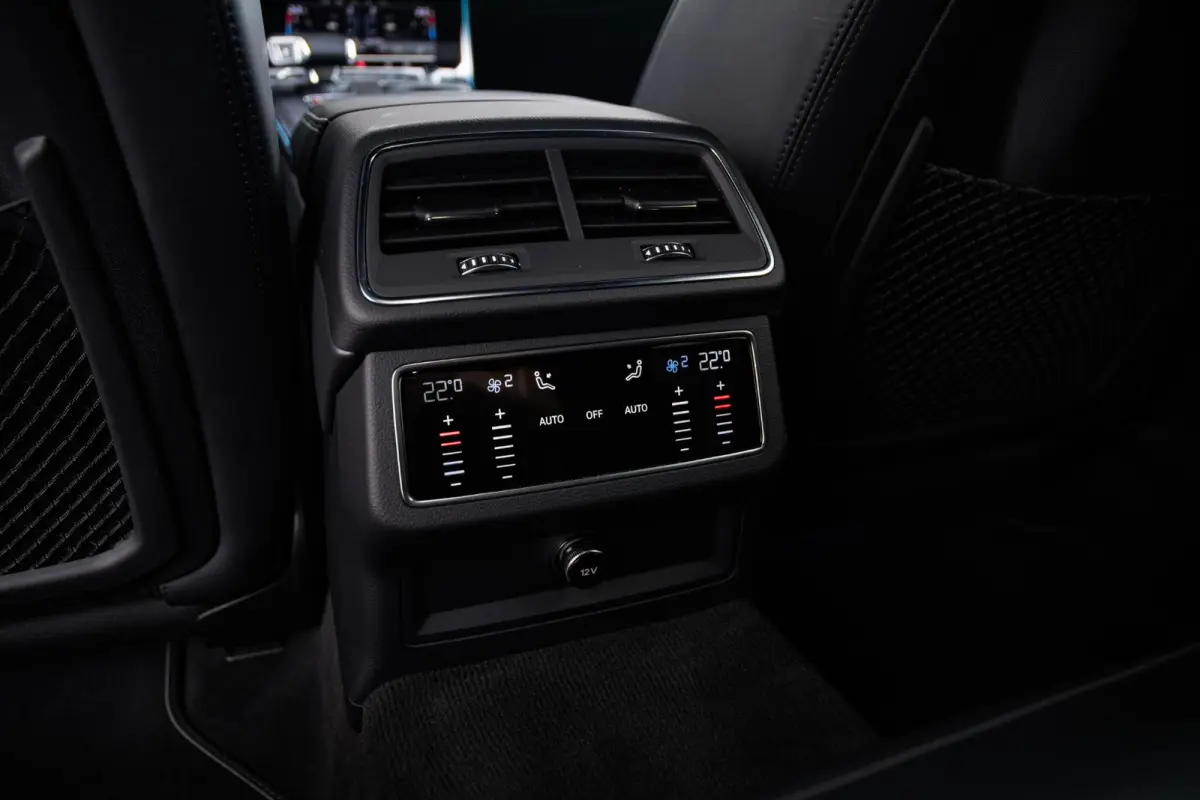 55 TFSI e quattro Competition Adaptieve Cruise Control - B&O - Top View 360° cameras - Achterklep, automatisch bedienbaar - Sportstoelen - Stoelverwarming vóór - Hemelbekleding in stof zw