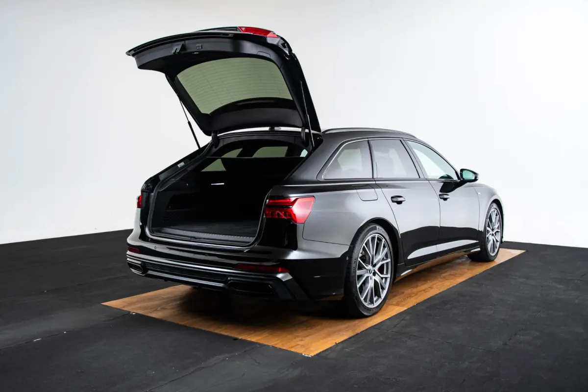 55 TFSI e quattro Competition Adaptieve Cruise Control - B&O - Top View 360° cameras - Achterklep, automatisch bedienbaar - Sportstoelen - Stoelverwarming vóór - Hemelbekleding in stof zw