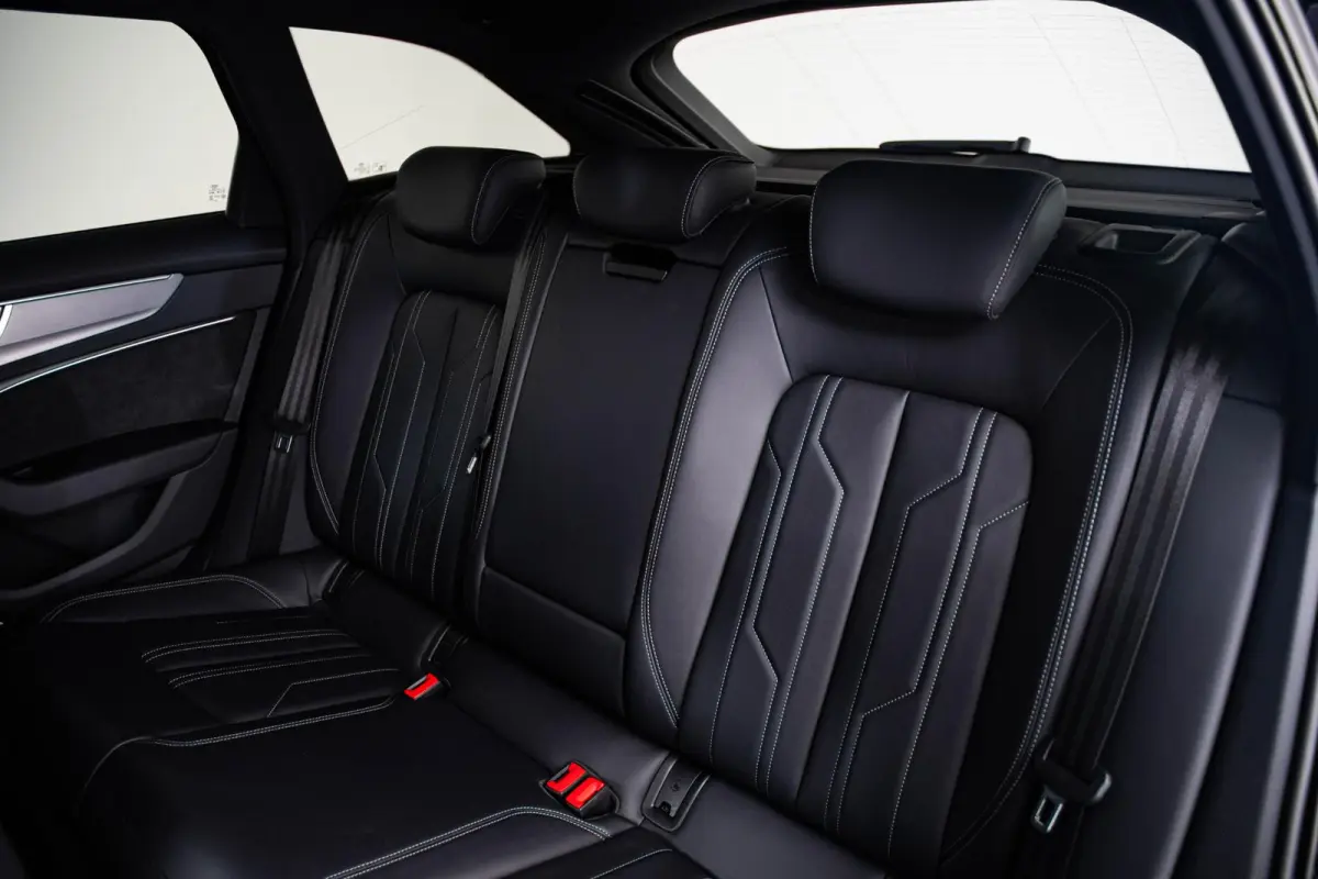 55 TFSI e quattro Competition Adaptieve Cruise Control - B&O - Top View 360° cameras - Achterklep, automatisch bedienbaar - Sportstoelen - Stoelverwarming vóór - Hemelbekleding in stof zw
