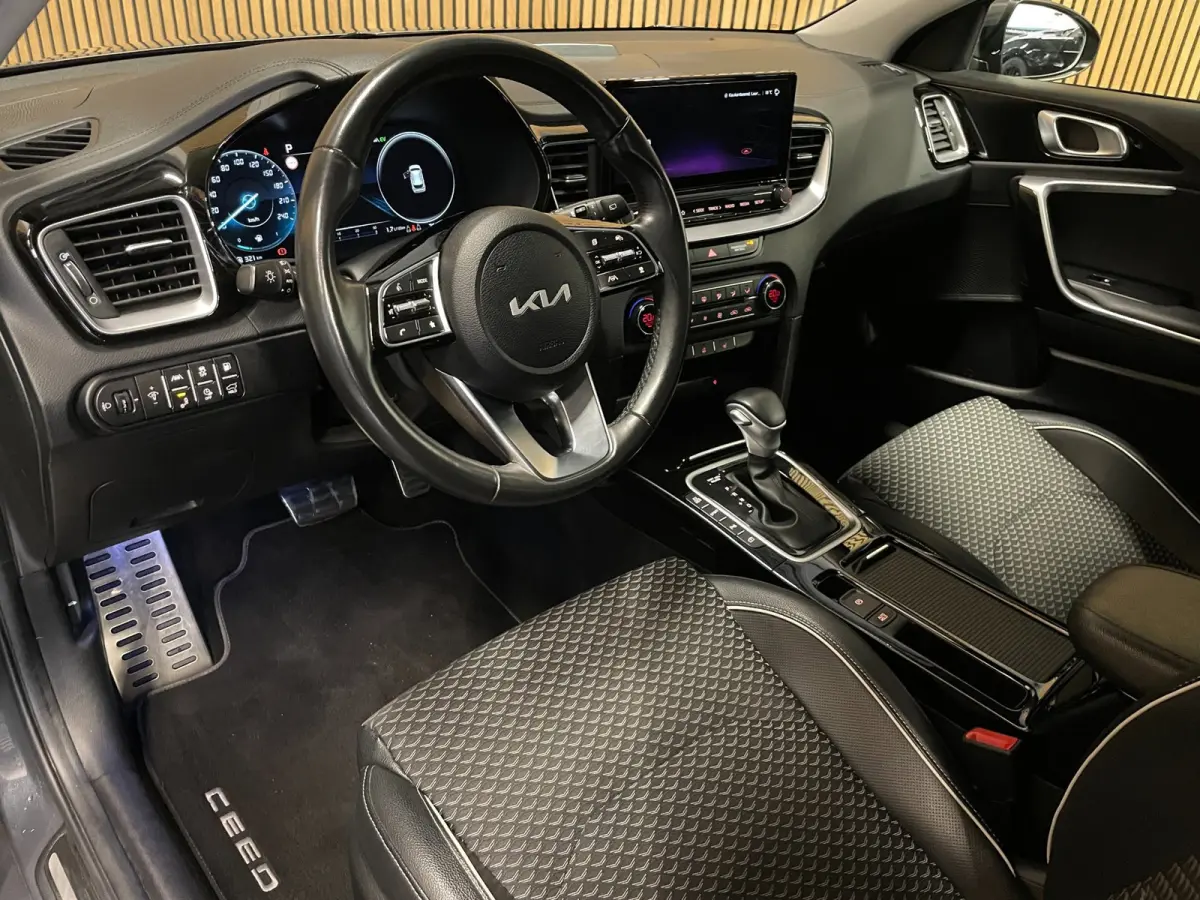 1.6 GDi PHEV DynamicPlusLine|ACC|ANDROID|DIGITAL COCKPIT|CARPLAY|STOEL+STUURVERW|CAMERA|CRUISE+CLIMA|1e EIG|
