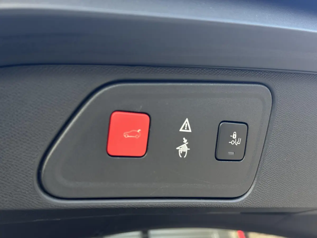 1.2 PureTech Première 2e Eigenaar|Navi|Pano|Camera|i-Cockpit|Clima|Cruise|Elektr. Achterklep|N.A.P|Nieuwe APK bij Aflevering