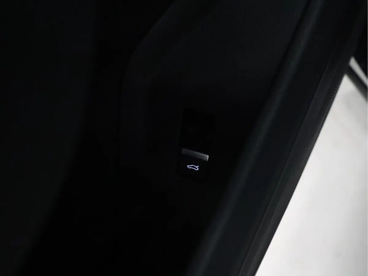 55 quattro Business edition Plus 95 kWh [SCHUIFKANTELDAK, APPLE CARPLAY, ANDROID,  ADAPTIVE CRUISE CONTROL, STOELVERWARMING, MEMORY SEATS, DIGITAL DASH, PDC V+A, LEDER, ELEKTRISCHE ACHTERKLE