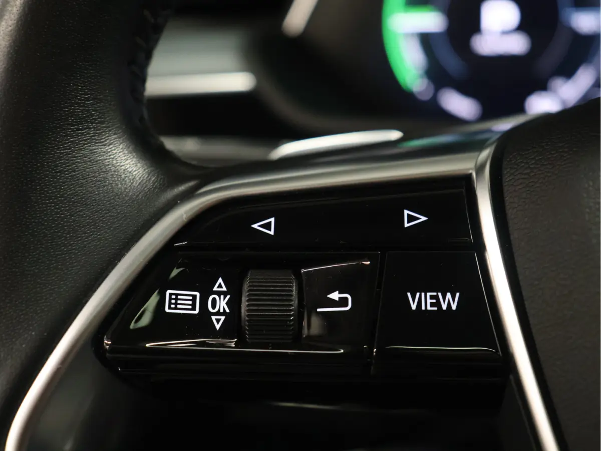 55 quattro Business edition Plus 95 kWh [SCHUIFKANTELDAK, APPLE CARPLAY, ANDROID,  ADAPTIVE CRUISE CONTROL, STOELVERWARMING, MEMORY SEATS, DIGITAL DASH, PDC V+A, LEDER, ELEKTRISCHE ACHTERKLE
