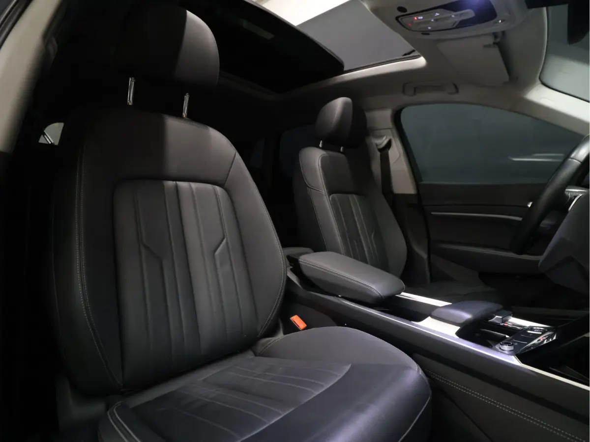 55 quattro Business edition Plus 95 kWh [SCHUIFKANTELDAK, APPLE CARPLAY, ANDROID,  ADAPTIVE CRUISE CONTROL, STOELVERWARMING, MEMORY SEATS, DIGITAL DASH, PDC V+A, LEDER, ELEKTRISCHE ACHTERKLE
