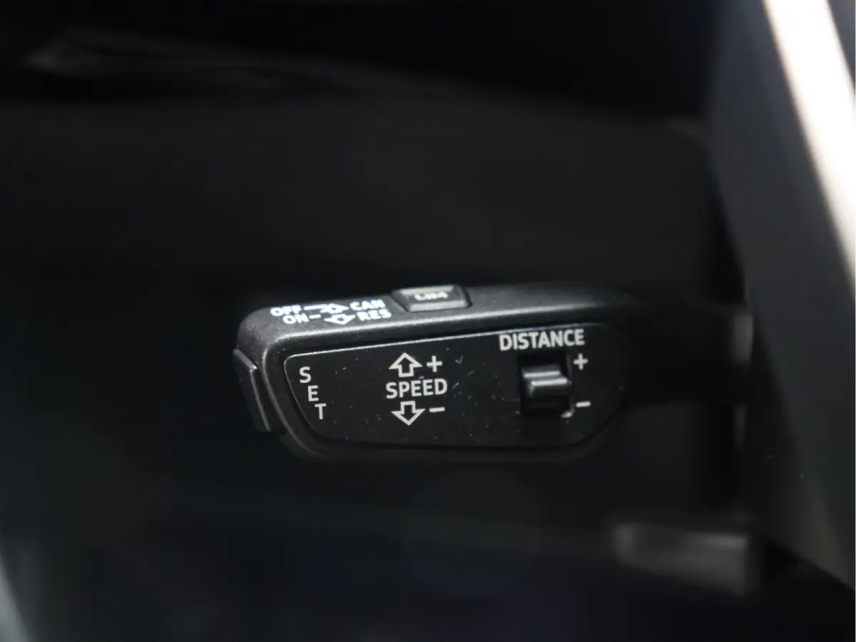 55 quattro Business edition Plus 95 kWh [SCHUIFKANTELDAK, APPLE CARPLAY, ANDROID,  ADAPTIVE CRUISE CONTROL, STOELVERWARMING, MEMORY SEATS, DIGITAL DASH, PDC V+A, LEDER, ELEKTRISCHE ACHTERKLE