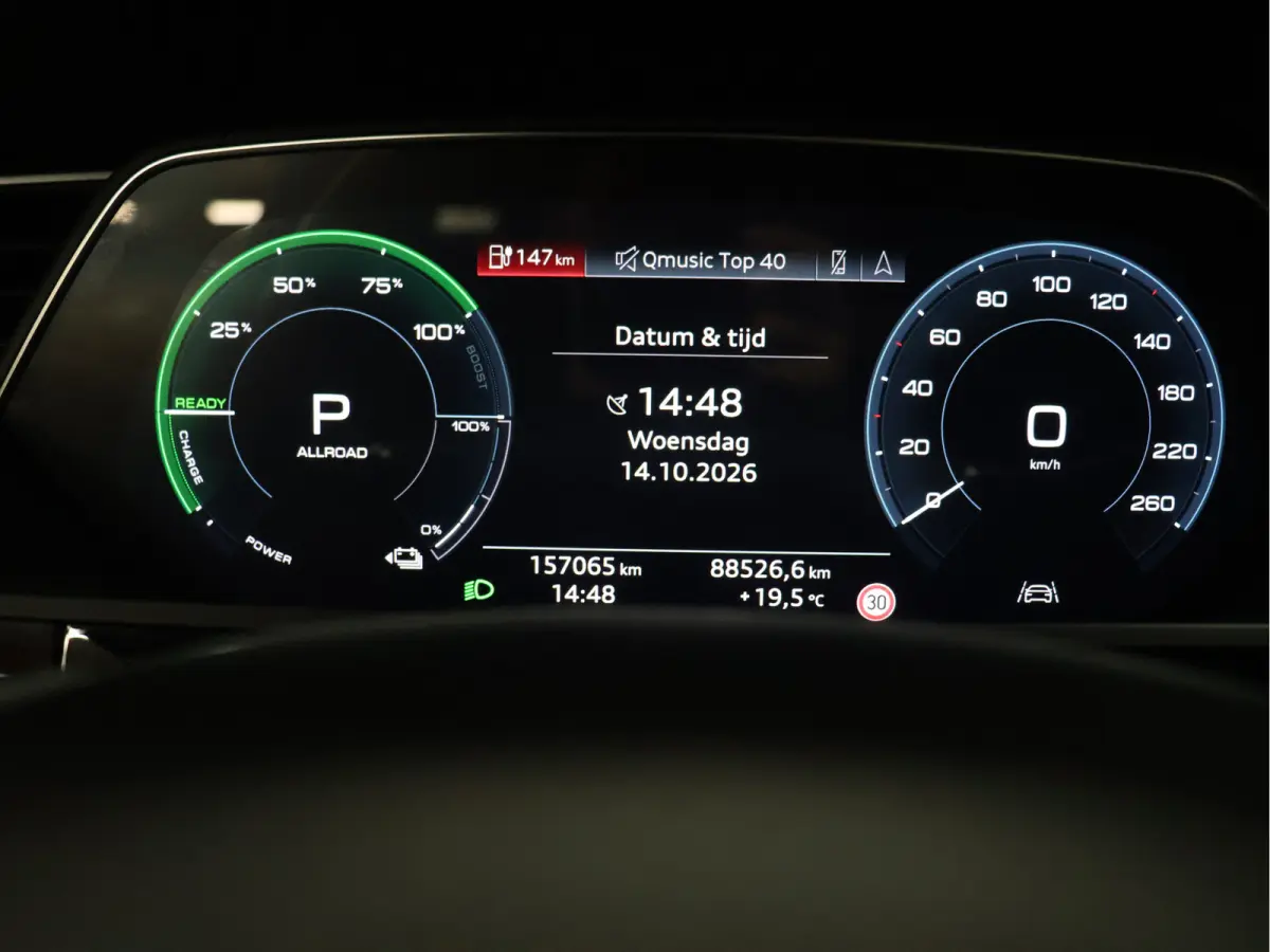 55 quattro Business edition Plus 95 kWh [SCHUIFKANTELDAK, APPLE CARPLAY, ANDROID,  ADAPTIVE CRUISE CONTROL, STOELVERWARMING, MEMORY SEATS, DIGITAL DASH, PDC V+A, LEDER, ELEKTRISCHE ACHTERKLE