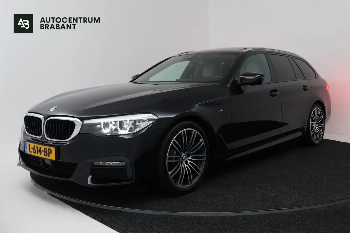 540i xDrive High Executive (PANORAMADAK, ADAPTIEVE CRUISE, SFEERVERLICHTING, DEALER ONDERH