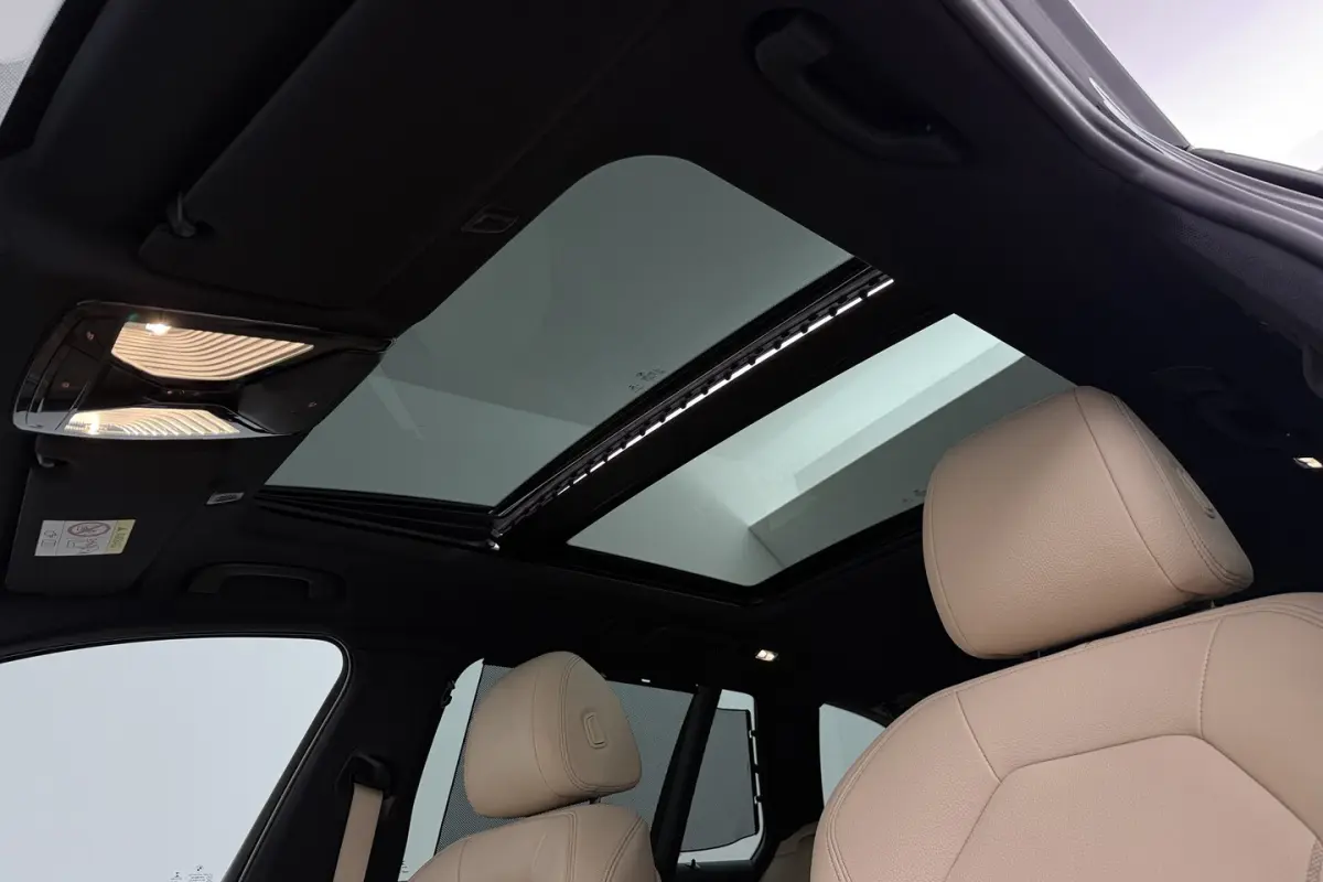 540i xDrive High Executive (PANORAMADAK, ADAPTIEVE CRUISE, SFEERVERLICHTING, DEALER ONDERH