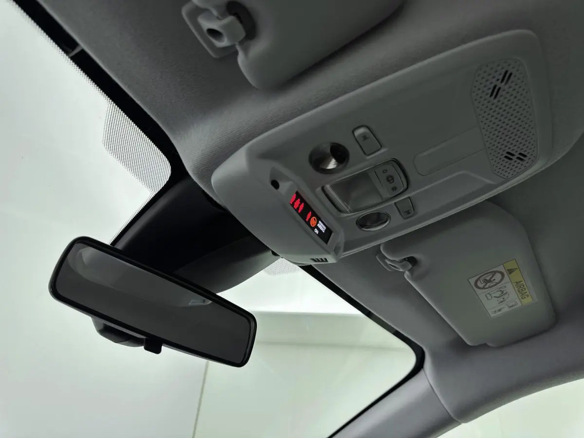 100pk Edition | 1ste eigenaar | Camera | AppleCarPlay/Android | Airco | LED lampen | AUTOMAAT