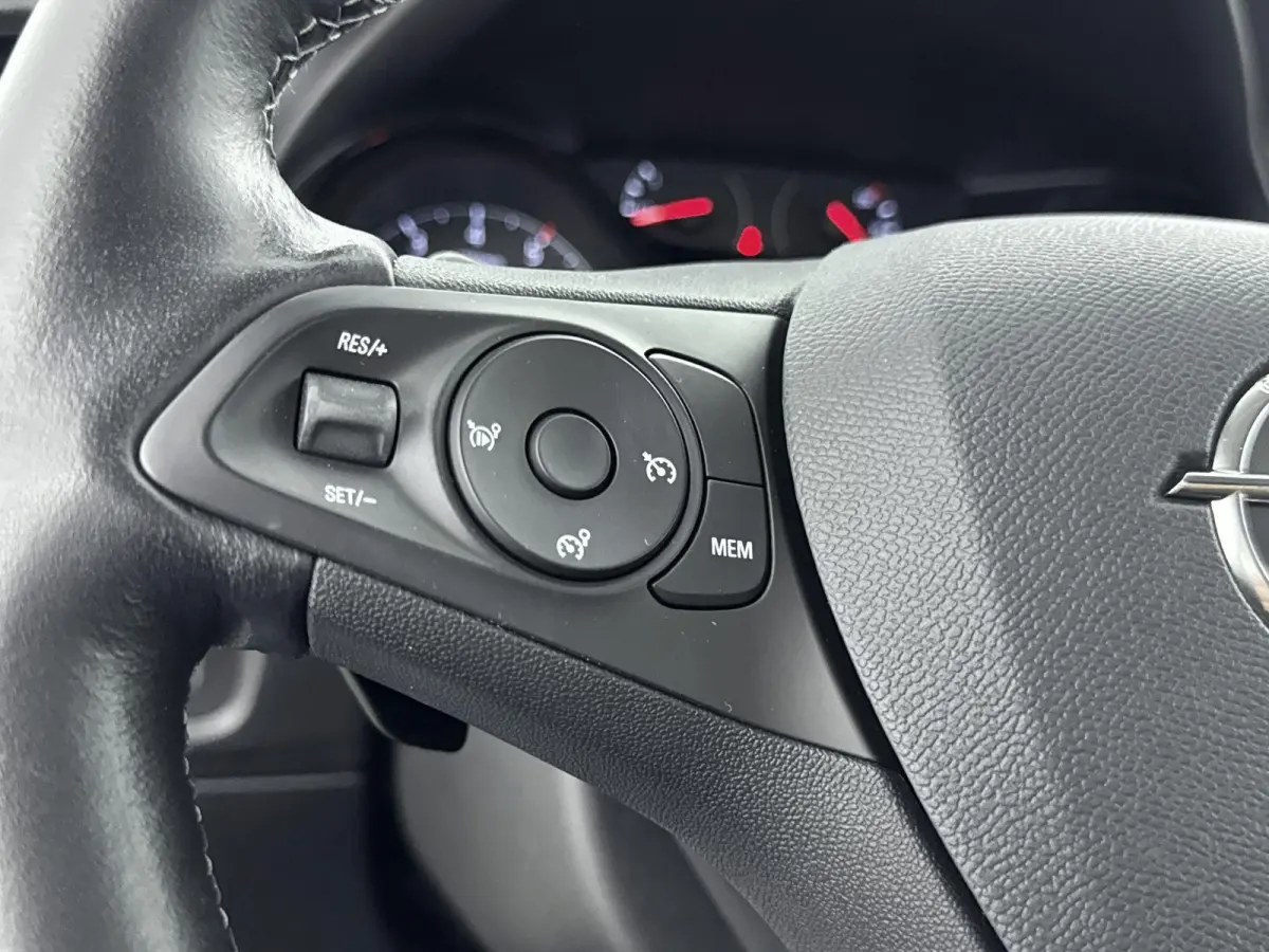 100pk Edition | 1ste eigenaar | Camera | AppleCarPlay/Android | Airco | LED lampen | AUTOMAAT