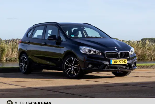 218i Executive Trekhaak Automaat LED