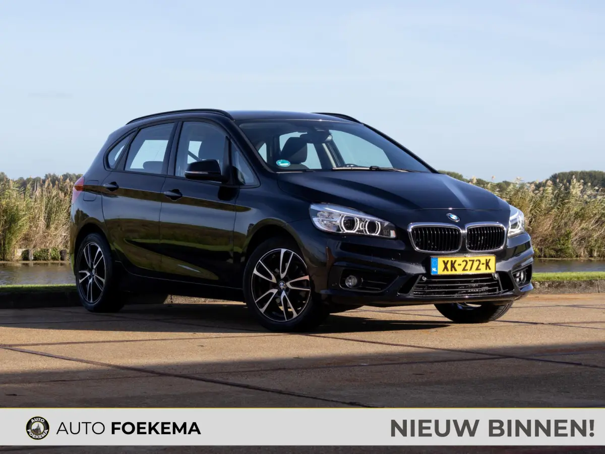 218i Executive Trekhaak Automaat LED