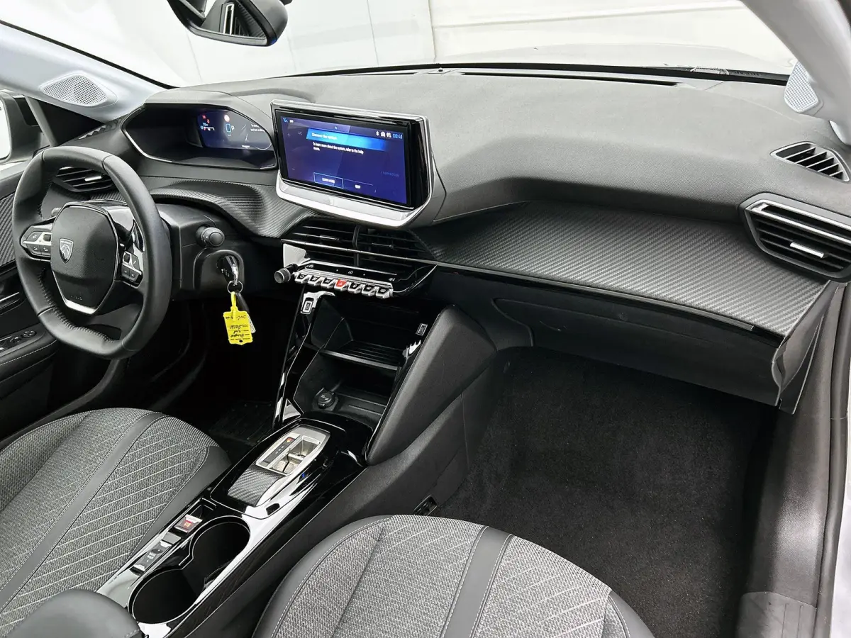 Allure Hybrid 110pk Automaat | Navigatie | 360° Camera | Climate Control | Adaptieve Cruise Control | Parkeersensoren v+a | Dodehoeksensor | Armsteun | Digitaal instrumentenpaneel | Draadlo