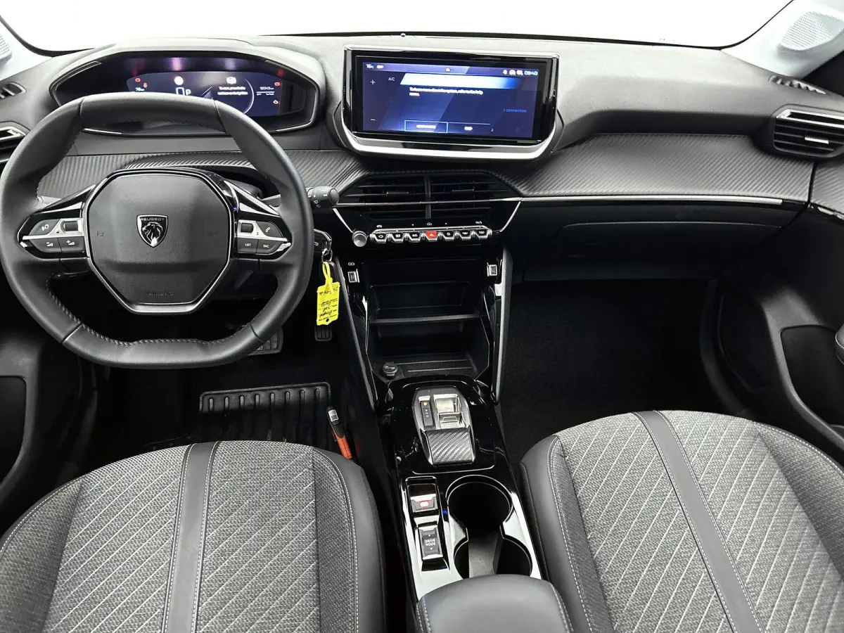Allure Hybrid 110pk Automaat | Navigatie | 360° Camera | Climate Control | Adaptieve Cruise Control | Parkeersensoren v+a | Dodehoeksensor | Armsteun | Digitaal instrumentenpaneel | Draadlo