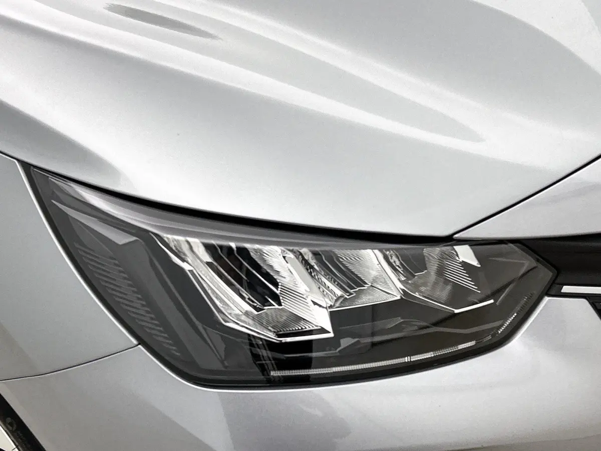 Allure Hybrid 110pk Automaat | Navigatie | 360° Camera | Climate Control | Adaptieve Cruise Control | Parkeersensoren v+a | Dodehoeksensor | Armsteun | Digitaal instrumentenpaneel | Draadlo