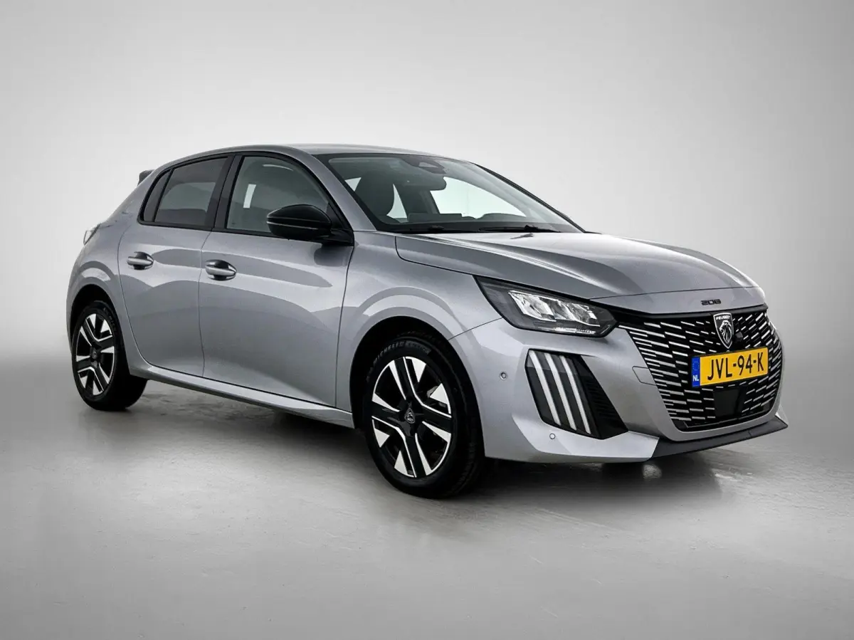 Allure Hybrid 110pk Automaat | Navigatie | 360° Camera | Climate Control | Adaptieve Cruise Control | Parkeersensoren v+a | Dodehoeksensor | Armsteun | Digitaal instrumentenpaneel | Draadlo