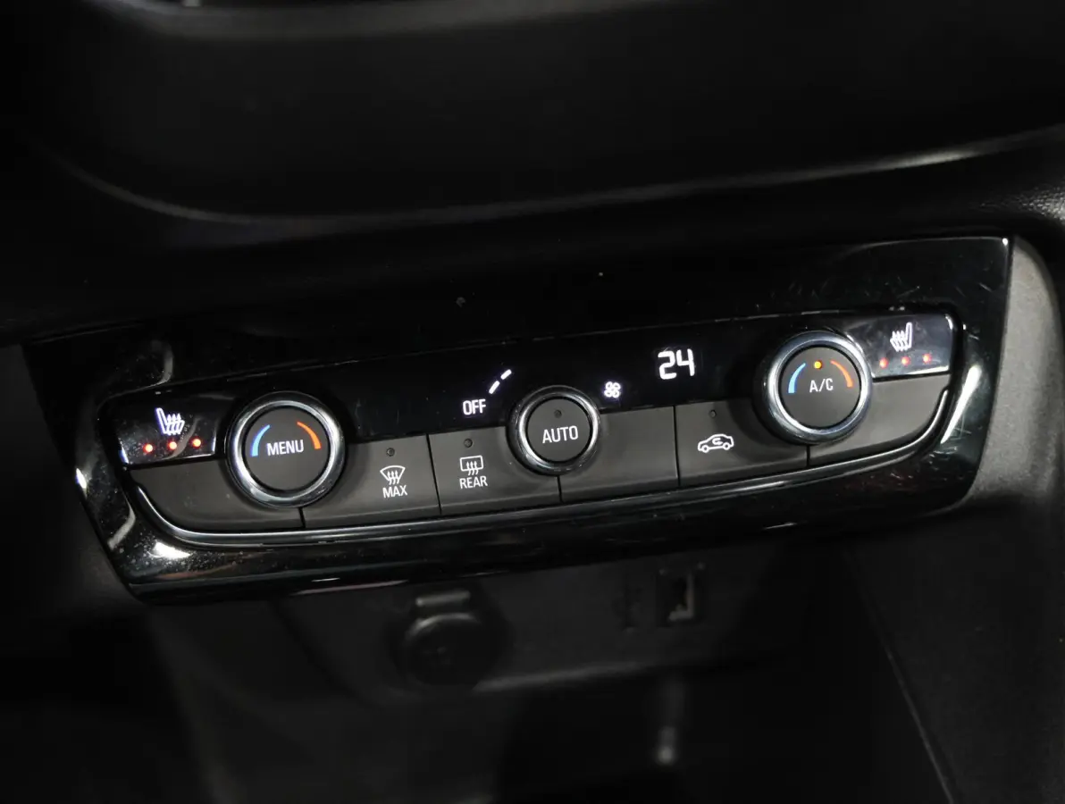 130PK GS Line | 1ste eigenaar | Camera | Trekhaak | AppleCarplay/AndroidAuto | Stoelverwarming | Navigatie | Keyless | Dodehoekdetectie | Adaptief Cruise Control | Climate Control | AUTOMAAT