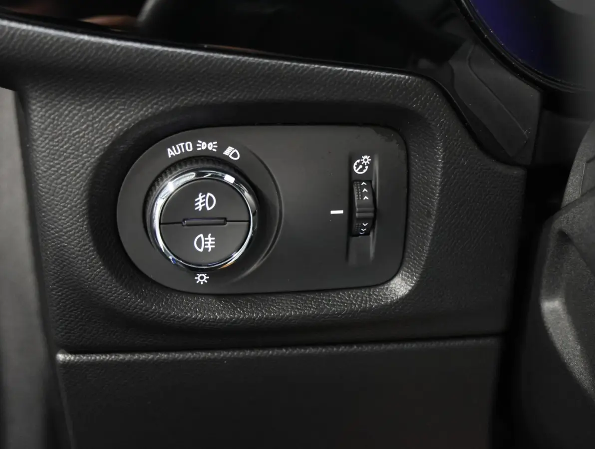 130PK GS Line | 1ste eigenaar | Camera | Trekhaak | AppleCarplay/AndroidAuto | Stoelverwarming | Navigatie | Keyless | Dodehoekdetectie | Adaptief Cruise Control | Climate Control | AUTOMAAT