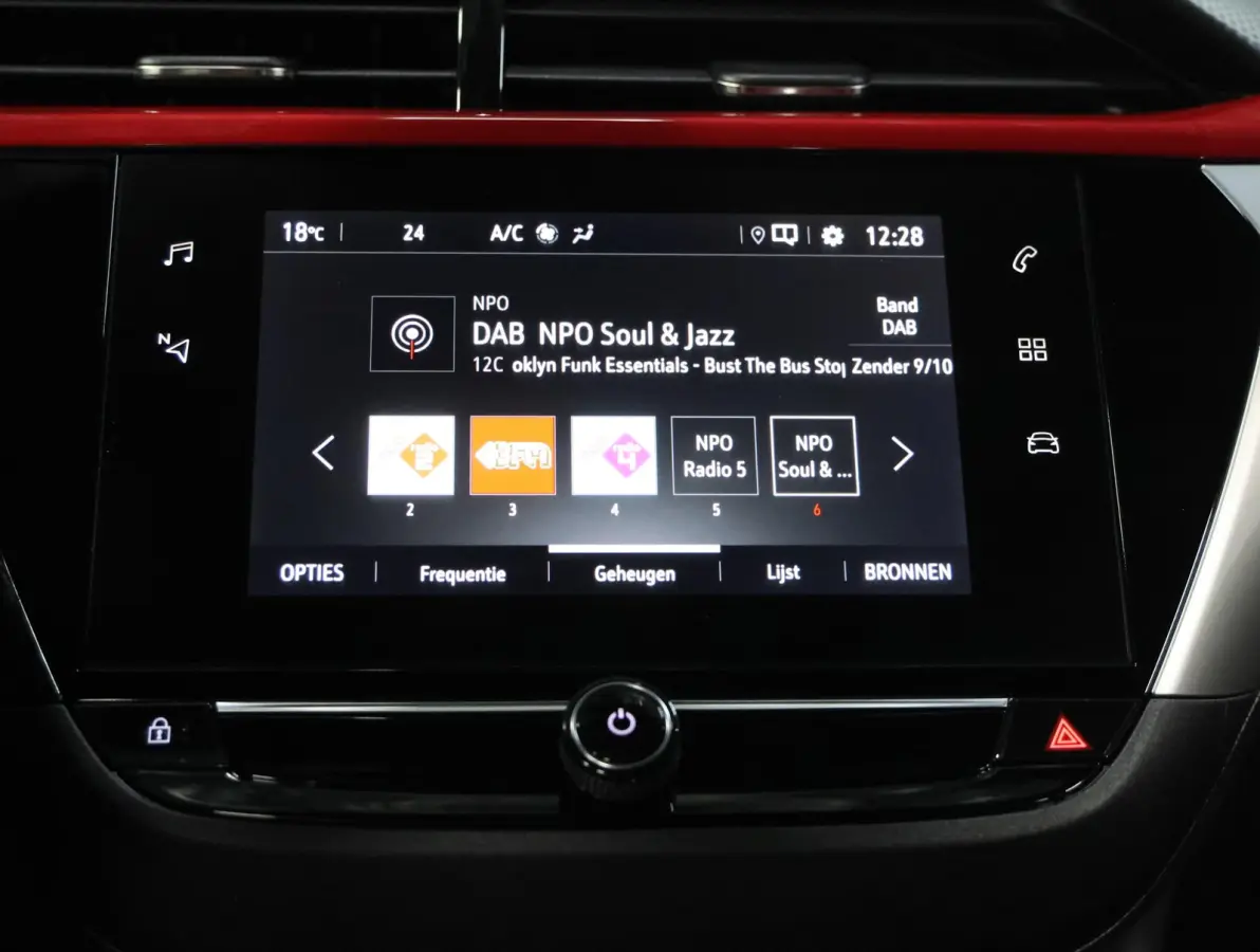 130PK GS Line | 1ste eigenaar | Camera | Trekhaak | AppleCarplay/AndroidAuto | Stoelverwarming | Navigatie | Keyless | Dodehoekdetectie | Adaptief Cruise Control | Climate Control | AUTOMAAT
