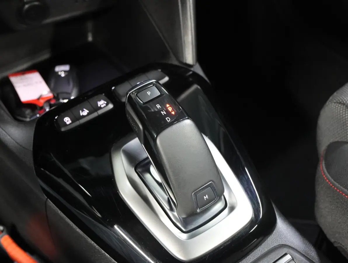 130PK GS Line | 1ste eigenaar | Camera | Trekhaak | AppleCarplay/AndroidAuto | Stoelverwarming | Navigatie | Keyless | Dodehoekdetectie | Adaptief Cruise Control | Climate Control | AUTOMAAT