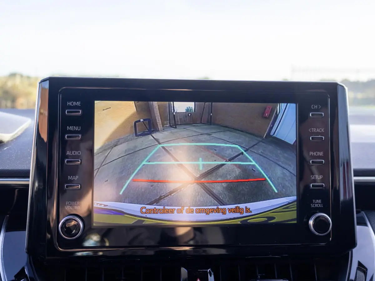 1.8 Hybrid First Edition 17" Camera LED