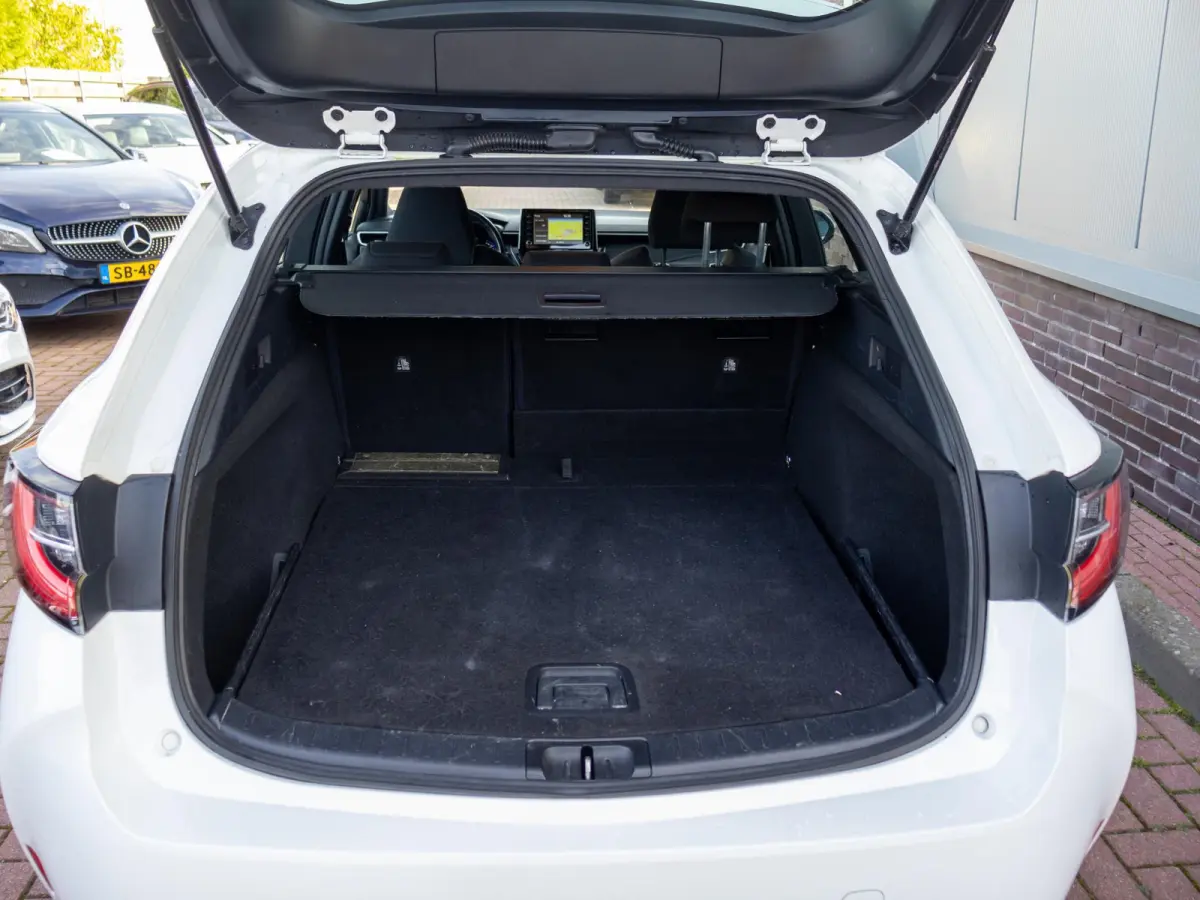 1.8 Hybrid First Edition 17" Camera LED