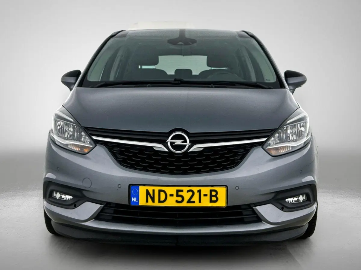 1.4 Turbo Business+ 7p. | 140pk | Navigatie | Trekhaak | Camera |