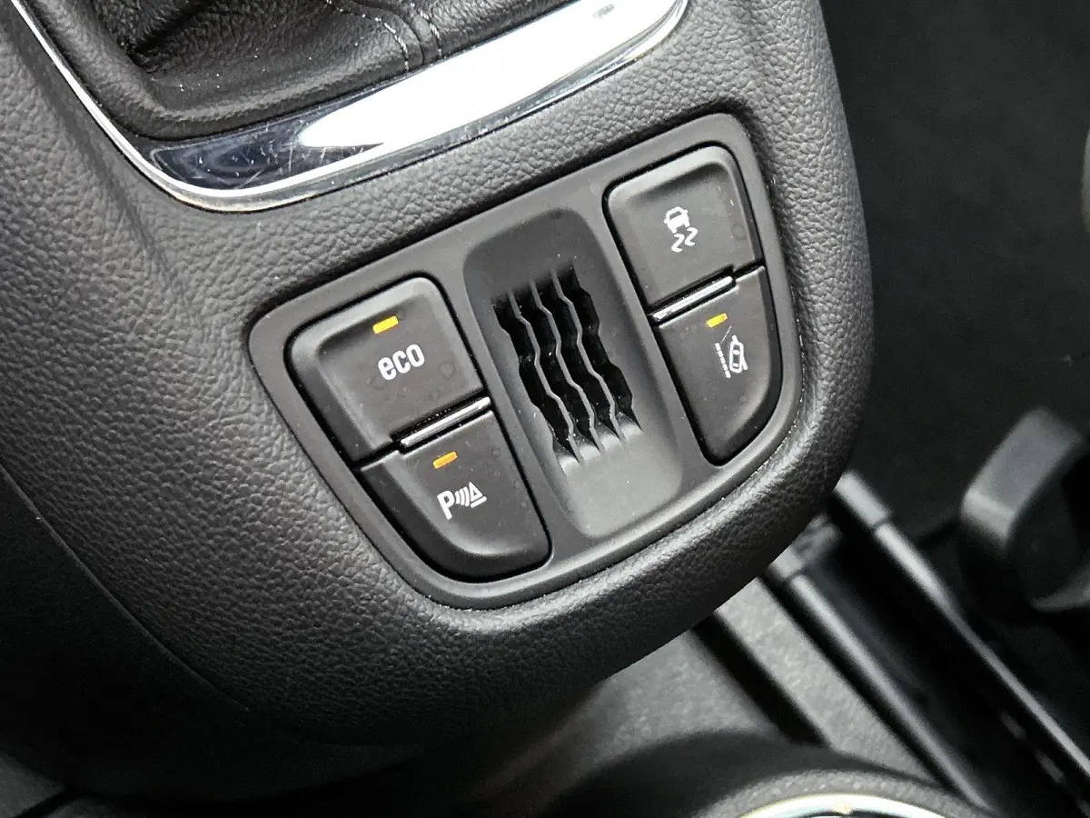 1.4 Turbo Business+ 7p. | 140pk | Navigatie | Trekhaak | Camera |