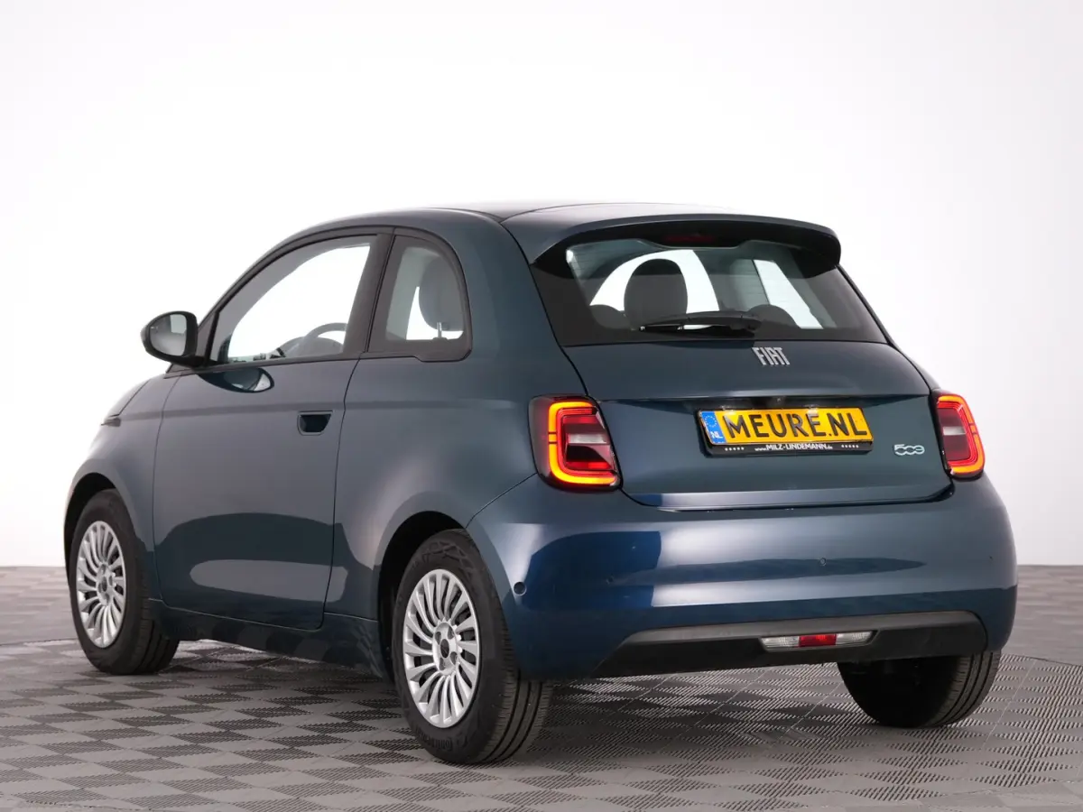 Urban Plus 42 kWh *SOH: 95,7%* CARPLAY | PDC | CAMERA | Stoelverwarming !