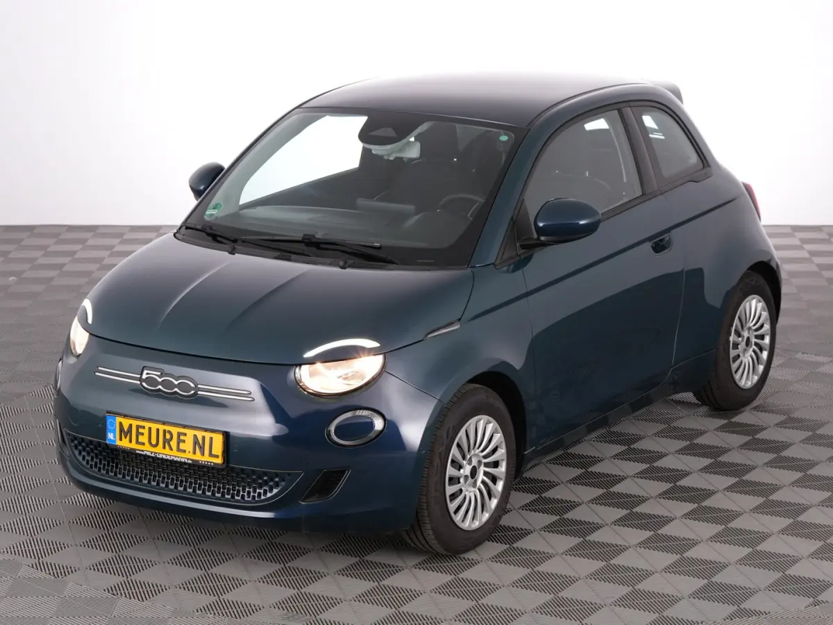 Urban Plus 42 kWh *SOH: 95,7%* CARPLAY | PDC | CAMERA | Stoelverwarming !