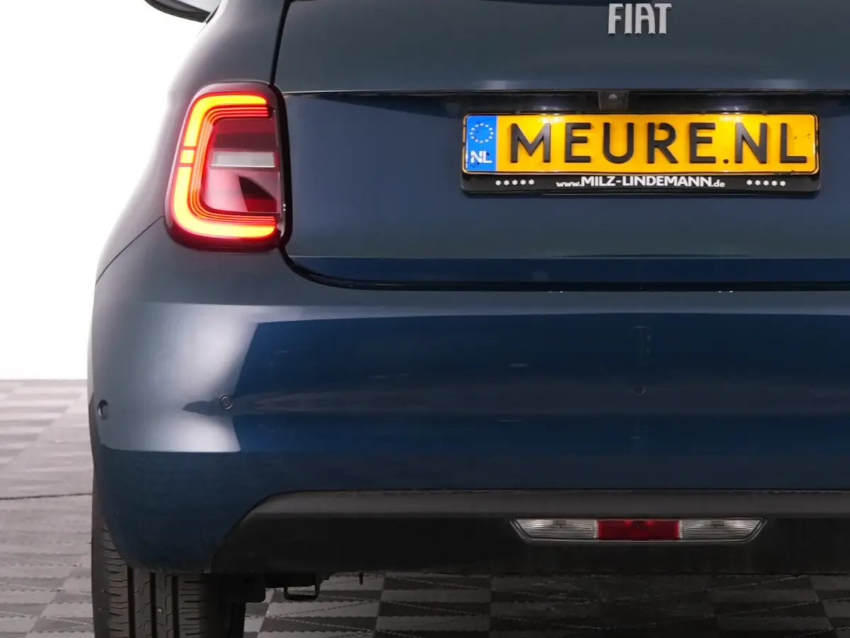 Urban Plus 42 kWh *SOH: 95,7%* CARPLAY | PDC | CAMERA | Stoelverwarming !