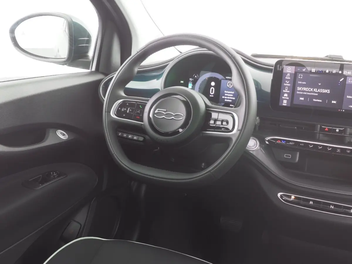 Urban Plus 42 kWh *SOH: 95,7%* CARPLAY | PDC | CAMERA | Stoelverwarming !