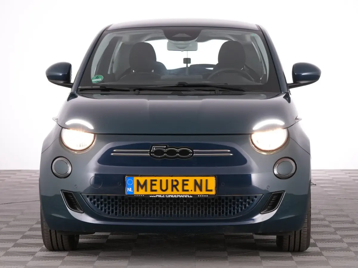Urban Plus 42 kWh *SOH: 95,7%* CARPLAY | PDC | CAMERA | Stoelverwarming !
