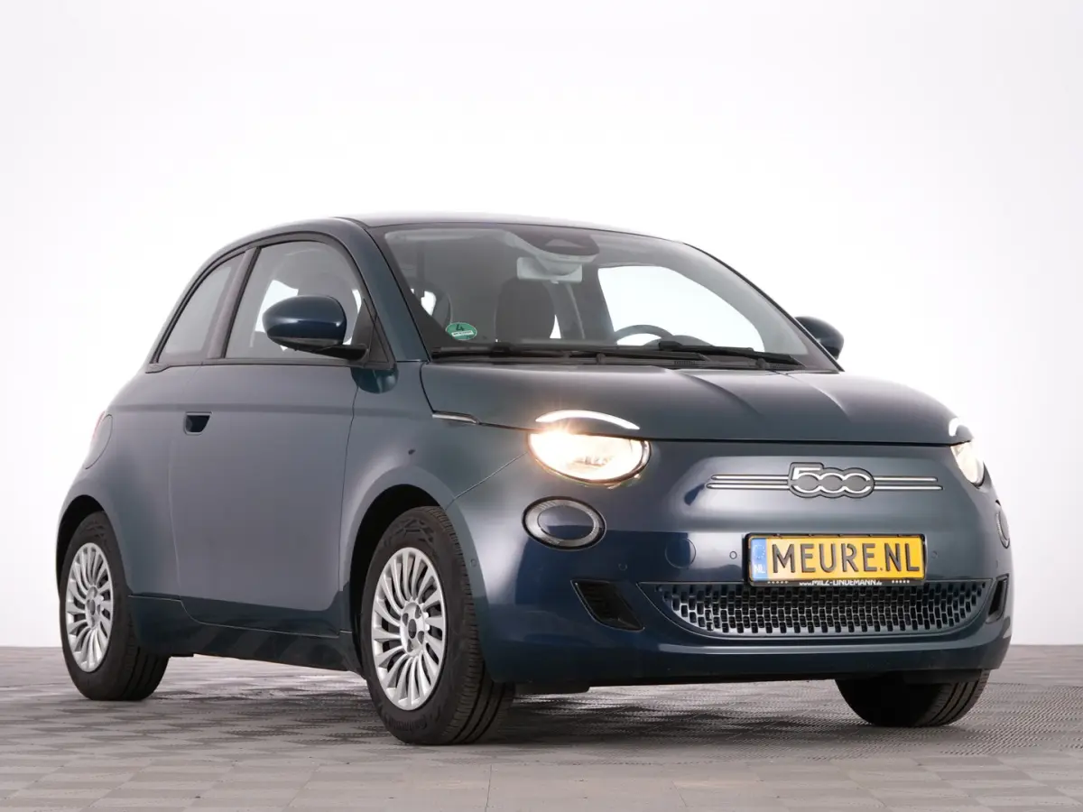 Urban Plus 42 kWh *SOH: 95,7%* CARPLAY | PDC | CAMERA | Stoelverwarming !