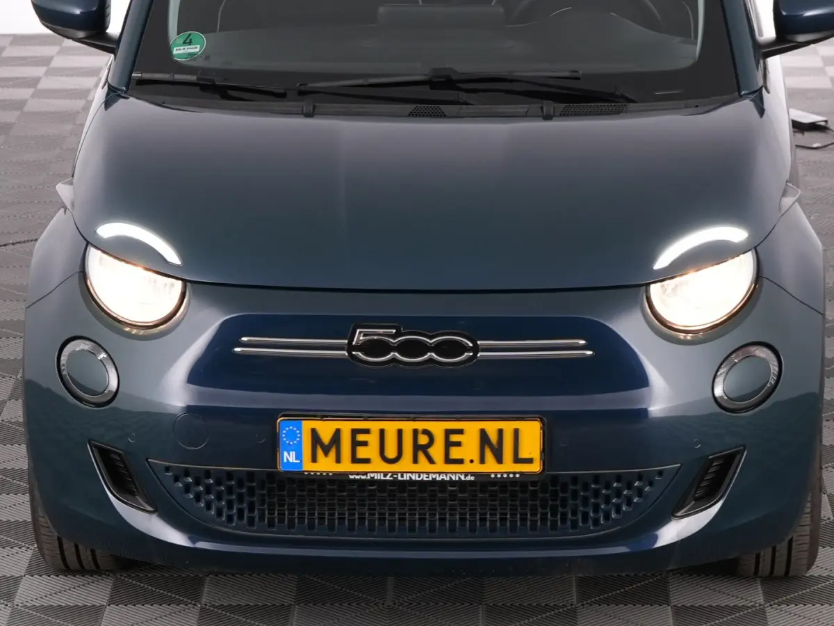 Urban Plus 42 kWh *SOH: 95,7%* CARPLAY | PDC | CAMERA | Stoelverwarming !