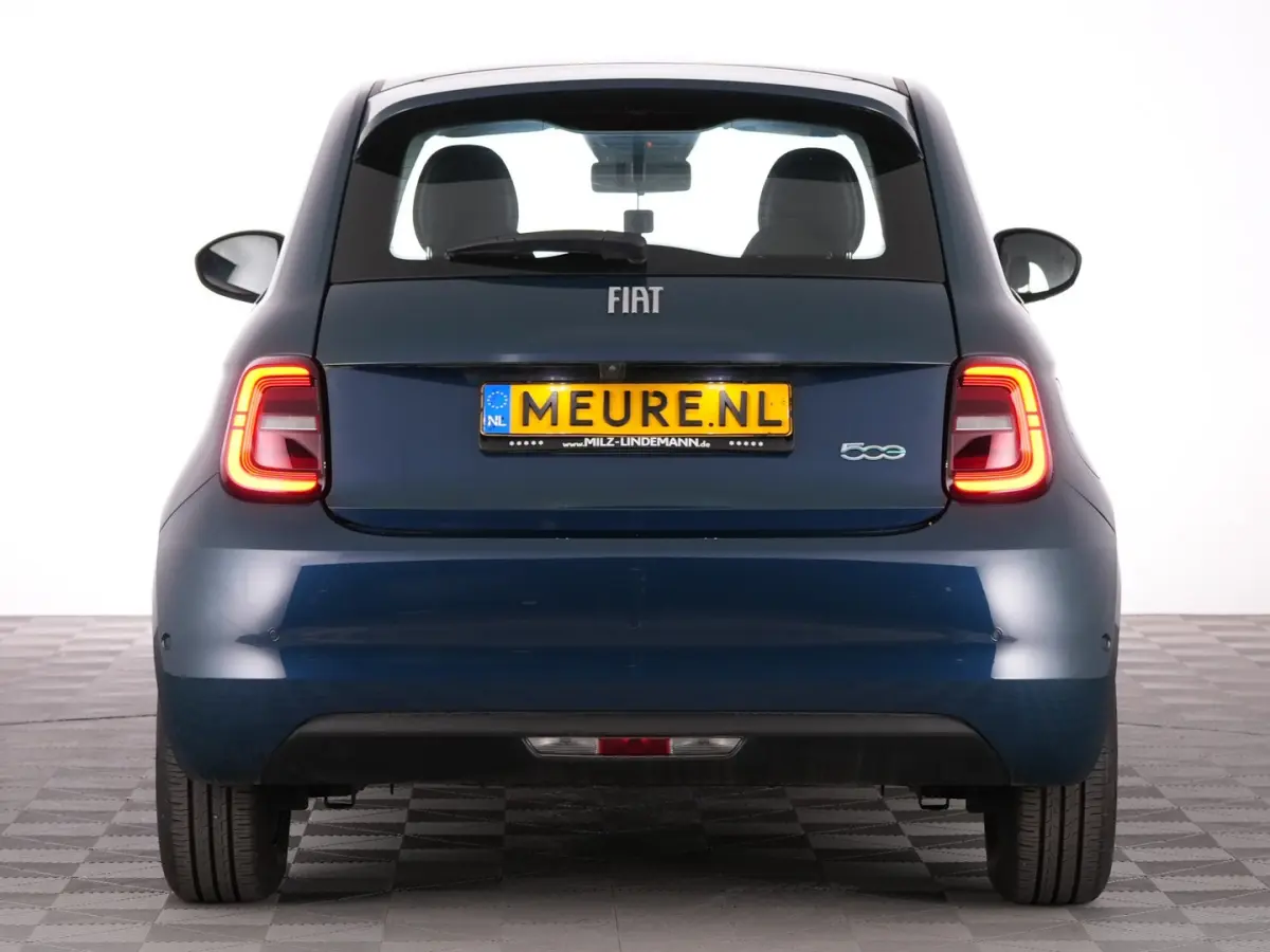 Urban Plus 42 kWh *SOH: 95,7%* CARPLAY | PDC | CAMERA | Stoelverwarming !