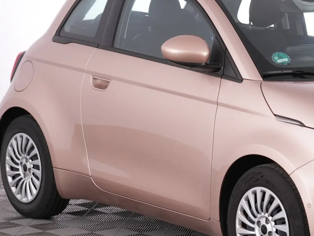 Urban Plus 24 kWh *SOH: 96.5%* CARPLAY | PDC | CAMERA | Stoelverwarming !