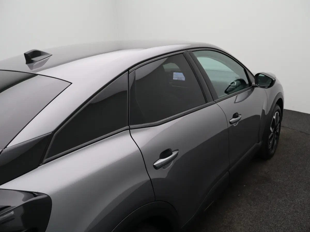 1.2 Hybrid 145pk Max | 8 Jaar Garantie | Carplay | Stoelverwarming | 360* Graden Camera | PDC V+A | Keyless | Dodehoekdetectie | 18" Lichtmetalen Velgen | Origineel NL!