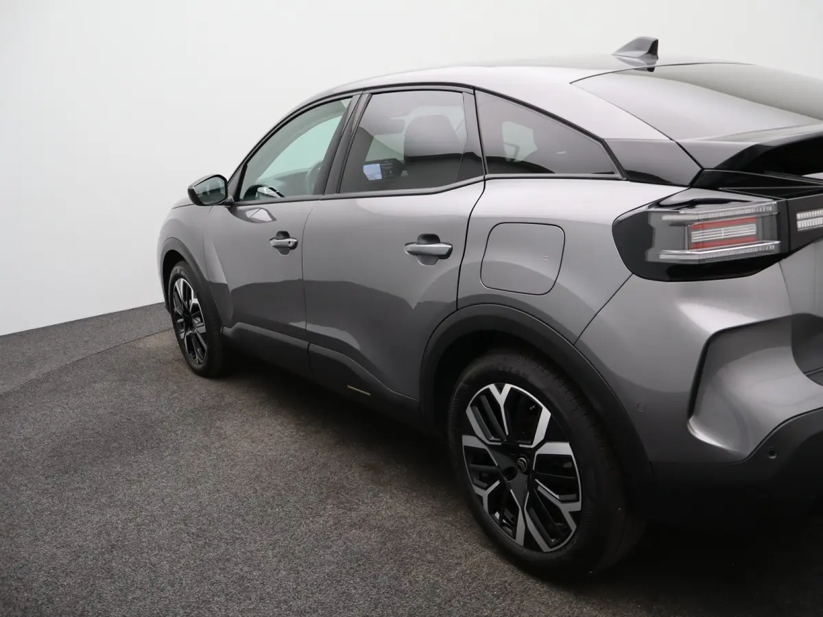 1.2 Hybrid 145pk Max | 8 Jaar Garantie | Carplay | Stoelverwarming | 360* Graden Camera | PDC V+A | Keyless | Dodehoekdetectie | 18" Lichtmetalen Velgen | Origineel NL!