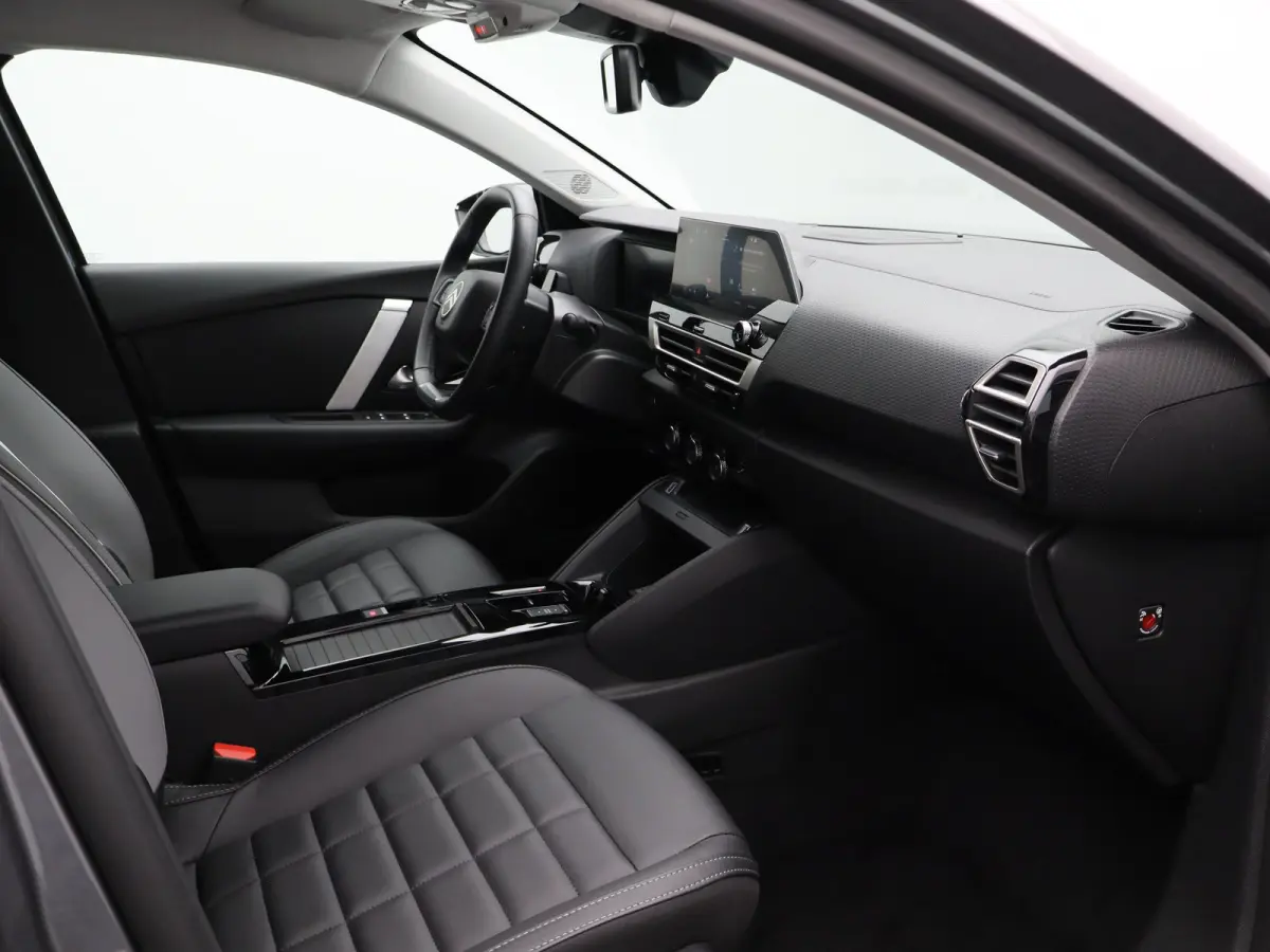 1.2 Hybrid 145pk Max | 8 Jaar Garantie | Carplay | Stoelverwarming | 360* Graden Camera | PDC V+A | Keyless | Dodehoekdetectie | 18" Lichtmetalen Velgen | Origineel NL!