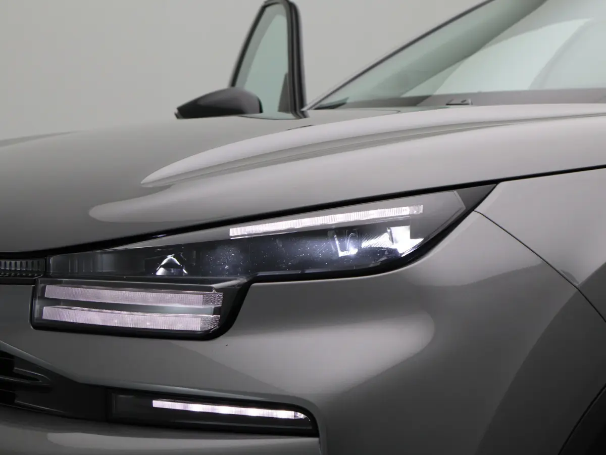 1.2 Hybrid 145pk Max | 8 Jaar Garantie | Carplay | Stoelverwarming | 360* Graden Camera | PDC V+A | Keyless | Dodehoekdetectie | 18" Lichtmetalen Velgen | Origineel NL!