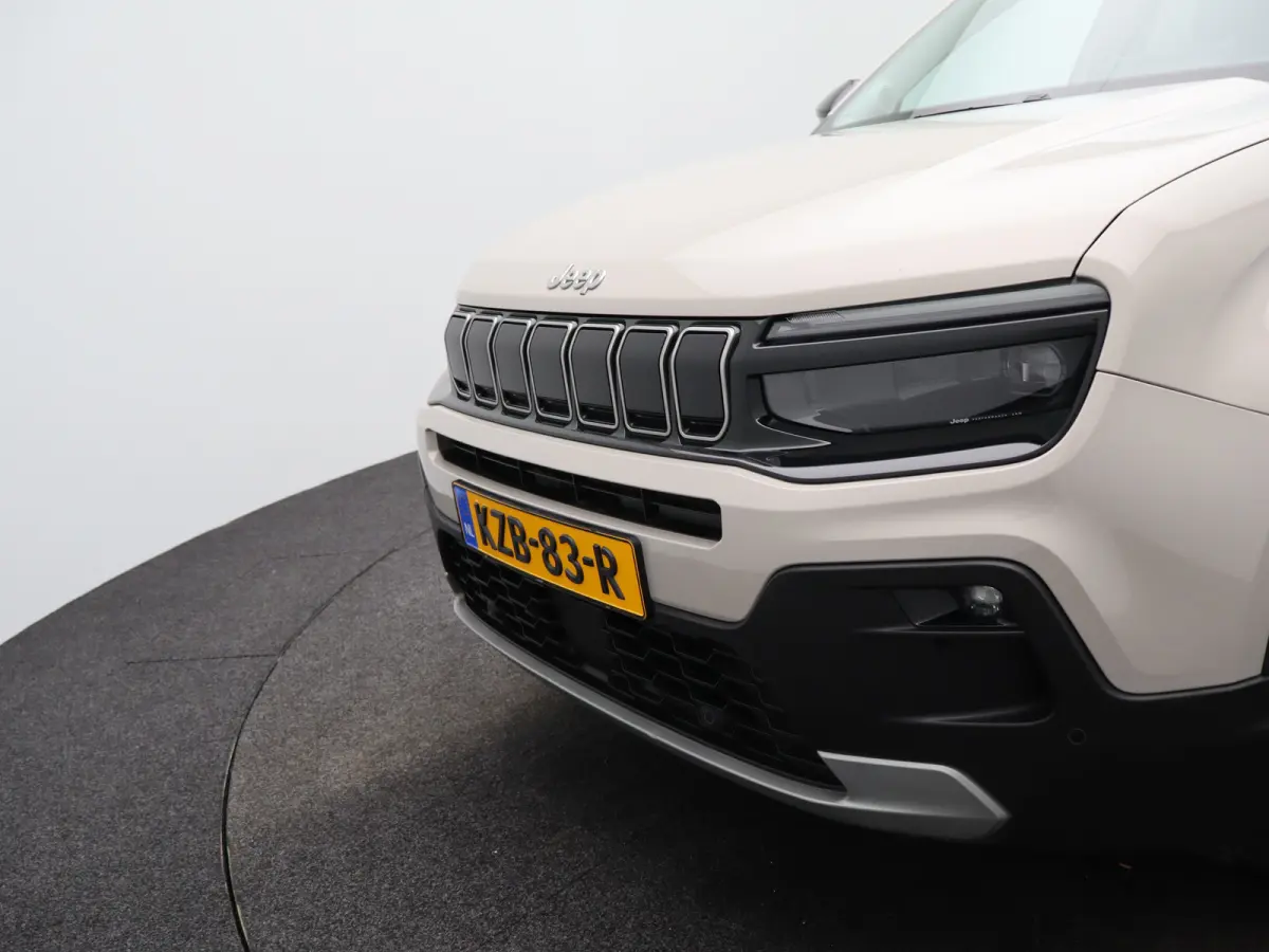 1.2 e-Hybrid Summit | Automaat | Carplay | Camera | Adaptieve cruise | Navi | Clima | 18" LMV |