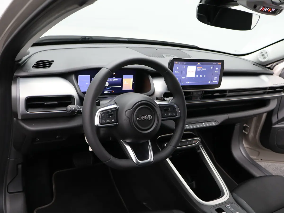 1.2 e-Hybrid Summit | Automaat | Carplay | Camera | Adaptieve cruise | Navi | Clima | 18" LMV |