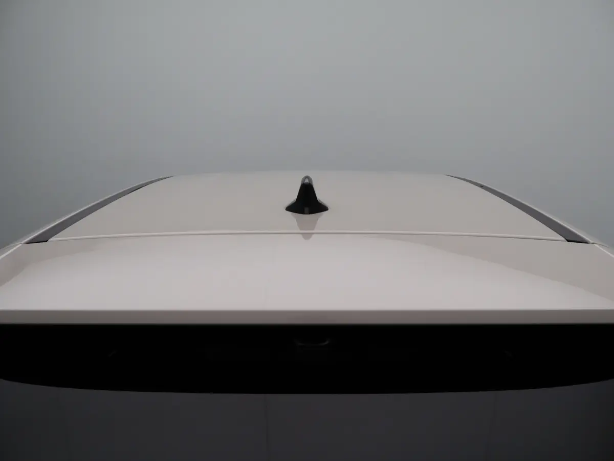 1.2 e-Hybrid Summit | Automaat | Carplay | Camera | Adaptieve cruise | Navi | Clima | 18" LMV |