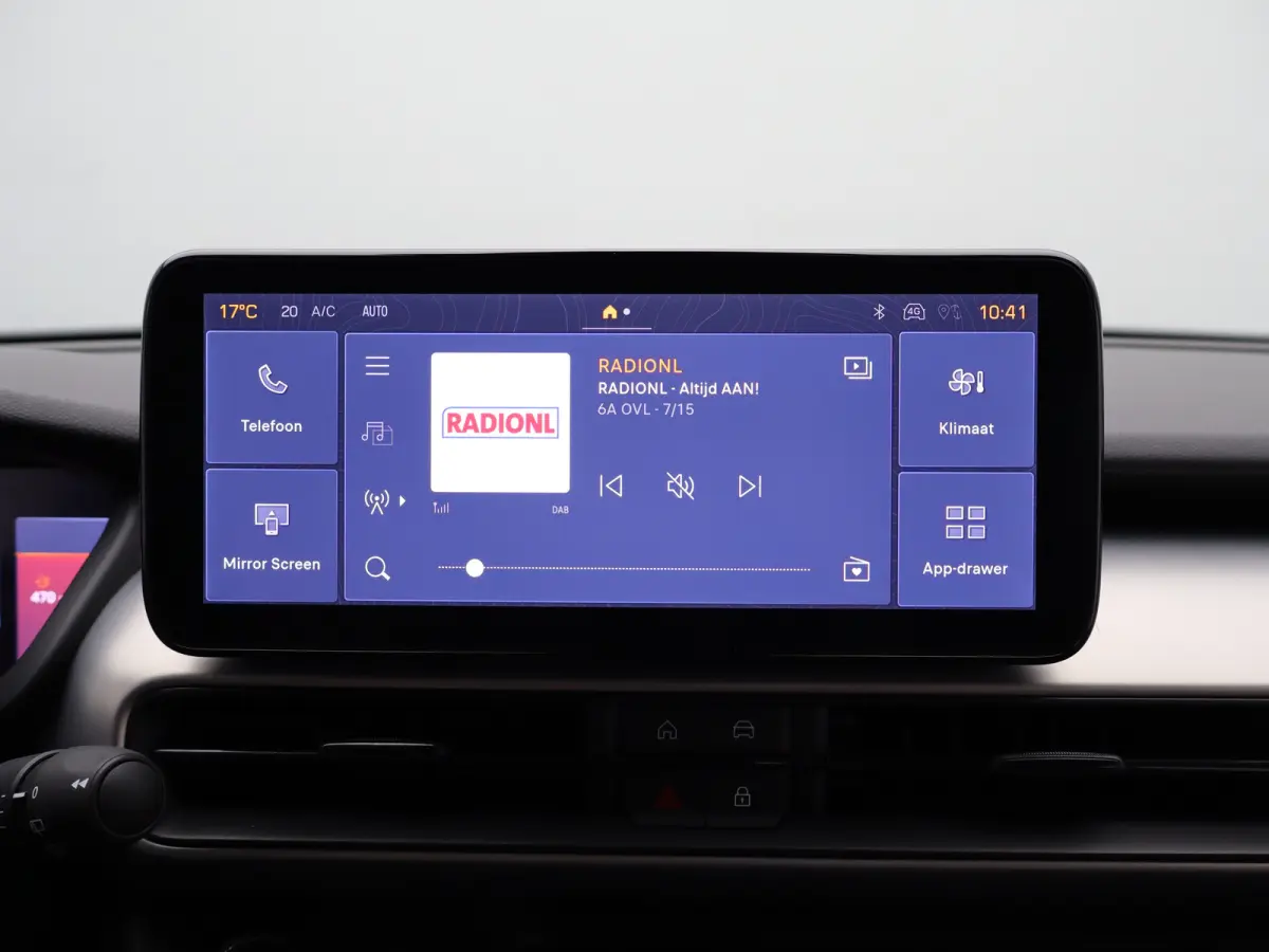 1.2 e-Hybrid Summit | Automaat | Carplay | Camera | Adaptieve cruise | Navi | Clima | 18" LMV |