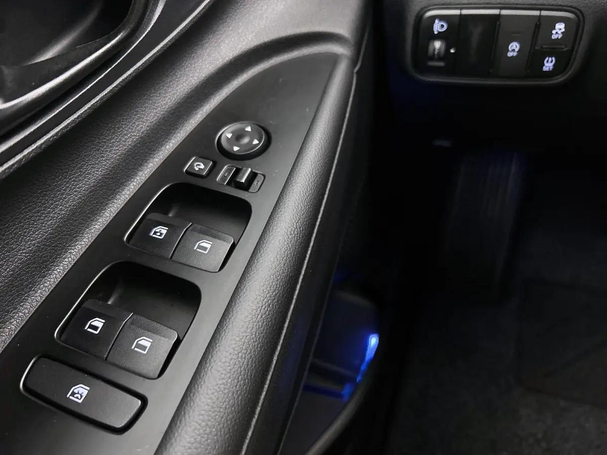 1.0 T-GDI Comfort Smart | 100pk | Navigatie | Camera | 36.000km! |