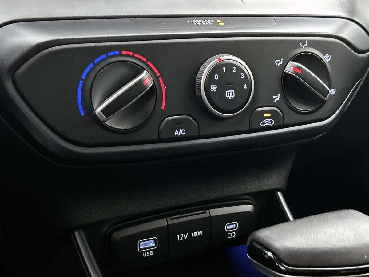 1.0 T-GDI Comfort Smart | 100pk | Navigatie | Camera | 36.000km! |
