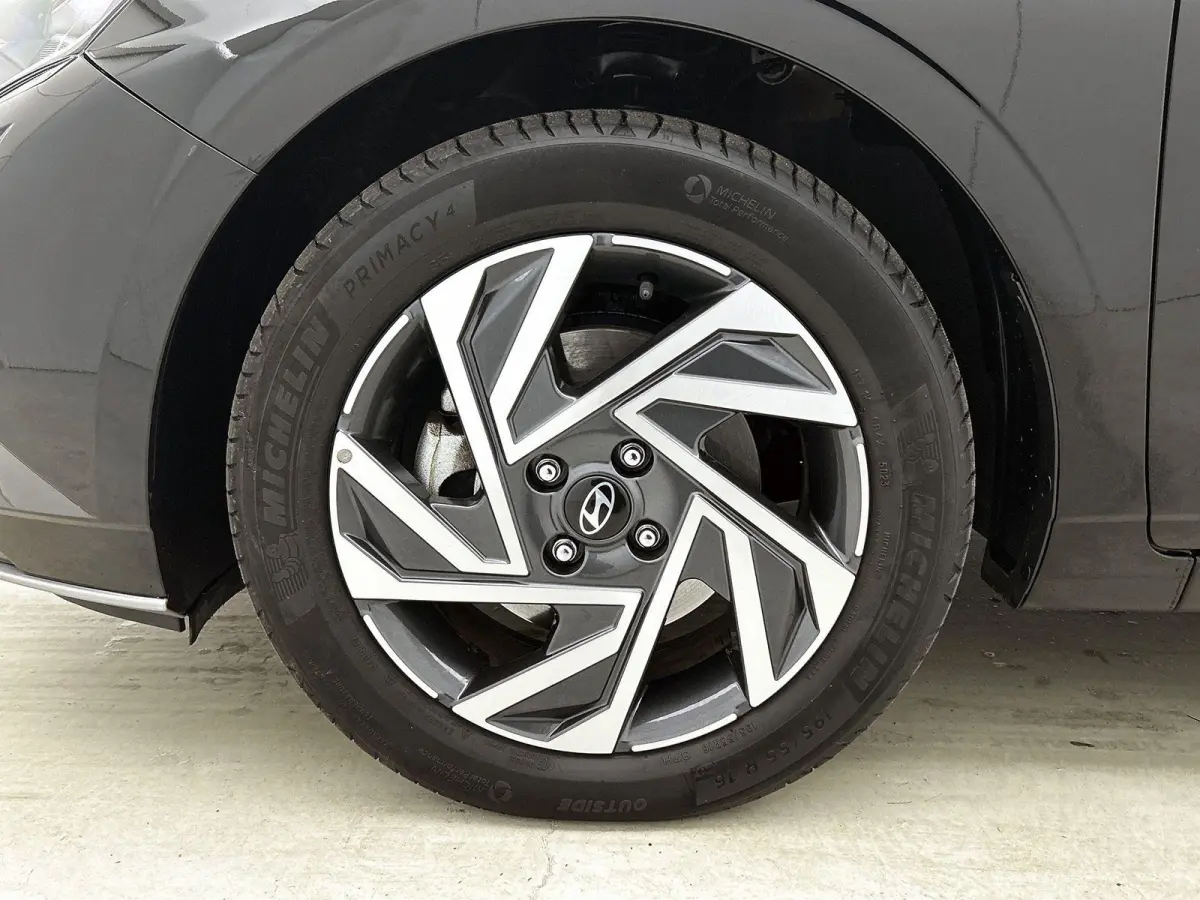 1.0 T-GDI Comfort Smart | 100pk | Navigatie | Camera | 36.000km! |